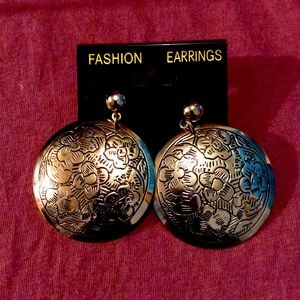 SOLD Fashion earrings